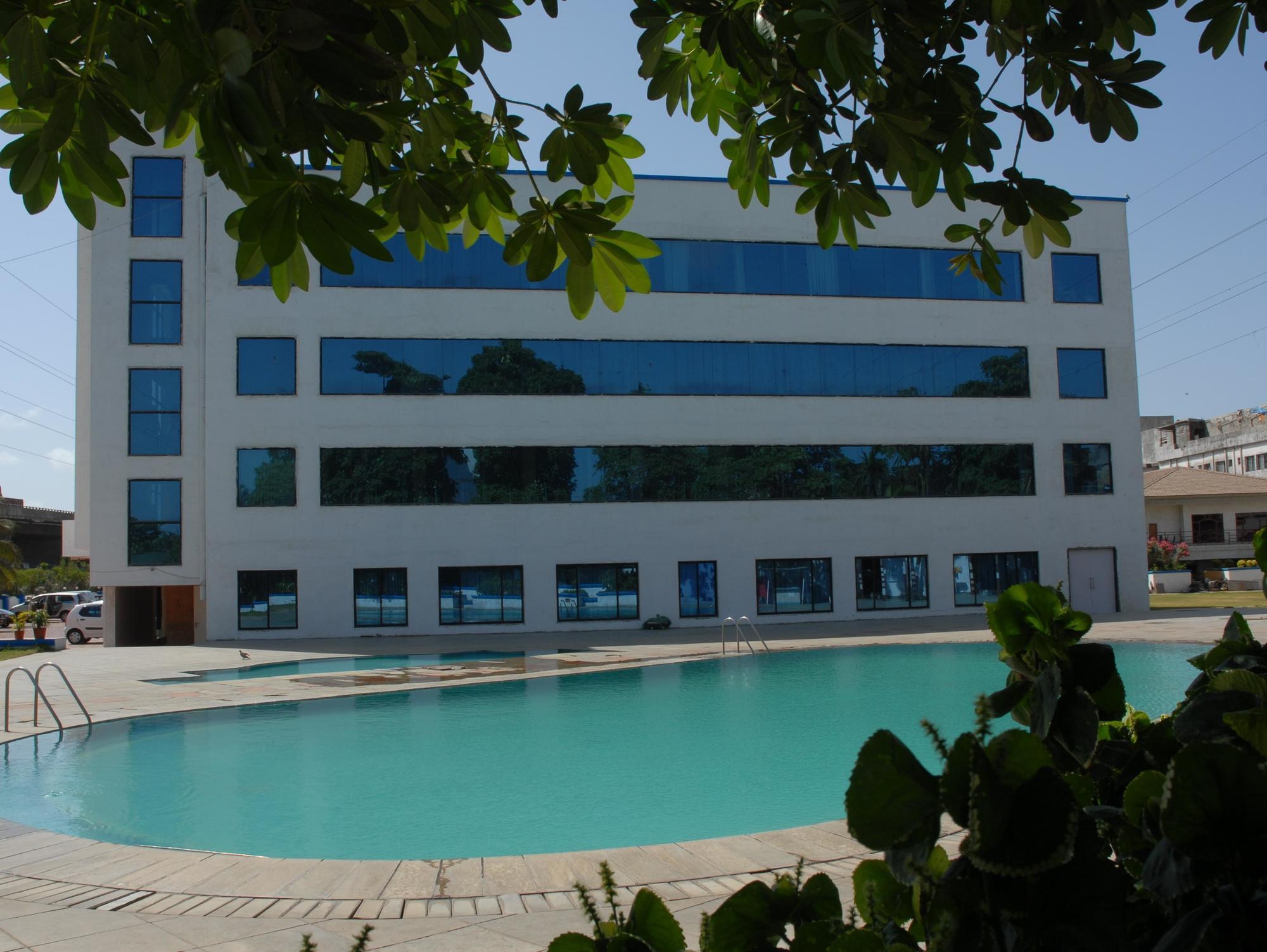 Fortune Park Galaxy - Member ITC Hotel Group, Vapi Exterior foto